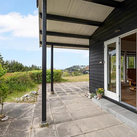 An Older, Renovated, And Truly Cozy Home, * Knebel