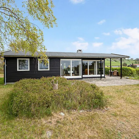 An Older, Renovated, And Truly Cozy Home, * Knebel