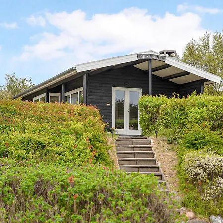 An Older, Renovated, And Truly Cozy Home, Knebel